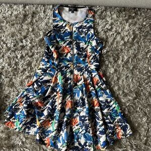 Floral/platter print skater dress with exposed zipper. Great material!
